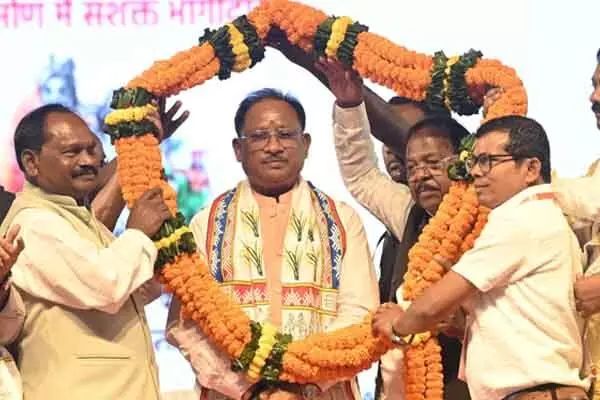 Chhattisgarh: आदिवासी लोक नृत्य महोत्सव का सीएम विष्णुदेव साय ने किया शुभारंभ: कार्यक्रम में देशभर से आए कलाकारों से किया यह वादा