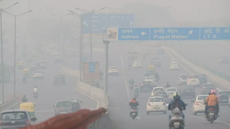 Air Pollution: गंभीर श्रेणी में बरकरार दिल्ली की हवा, आज से GRAP-3 की ये पाबंदियां लागू