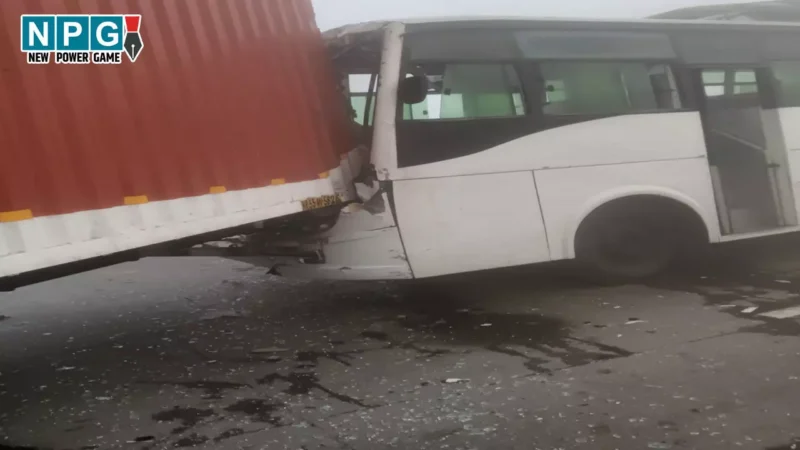 Greater Noida Road Accident: घने कोहरे के चलते हादसा, एक के बाद एक आपस में टकराई कई गाड़ियां, 19 लोग घायल