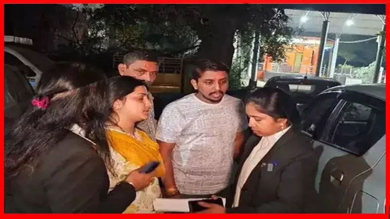 Chhattisgarh: थाने के अंदर मारपीट, BSP के अधिकारी की बेटी ने ड्राइवर के साथ की लव मैरिज, थाने पहुंचे लड़के-लड़की के परिजनों के बीच जमकर हाथापाई…