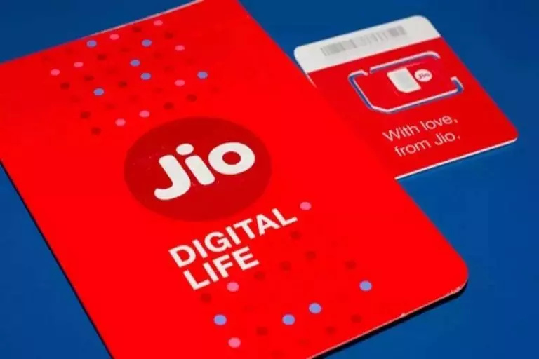 Jio Recharge Plan for JioPhone Users: कम बजट में सालभर की वैलिडिटी और ढेर सारे बेनिफिट्स