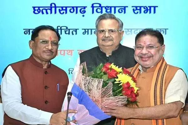 Sunil Soni: सुनील सोनी ने ली शपथ: छत्तीसगढ़ विधानसभा के विधिवत सदस्य बन गए रायपुर दक्षिण से नवनिर्वाचित विधायक