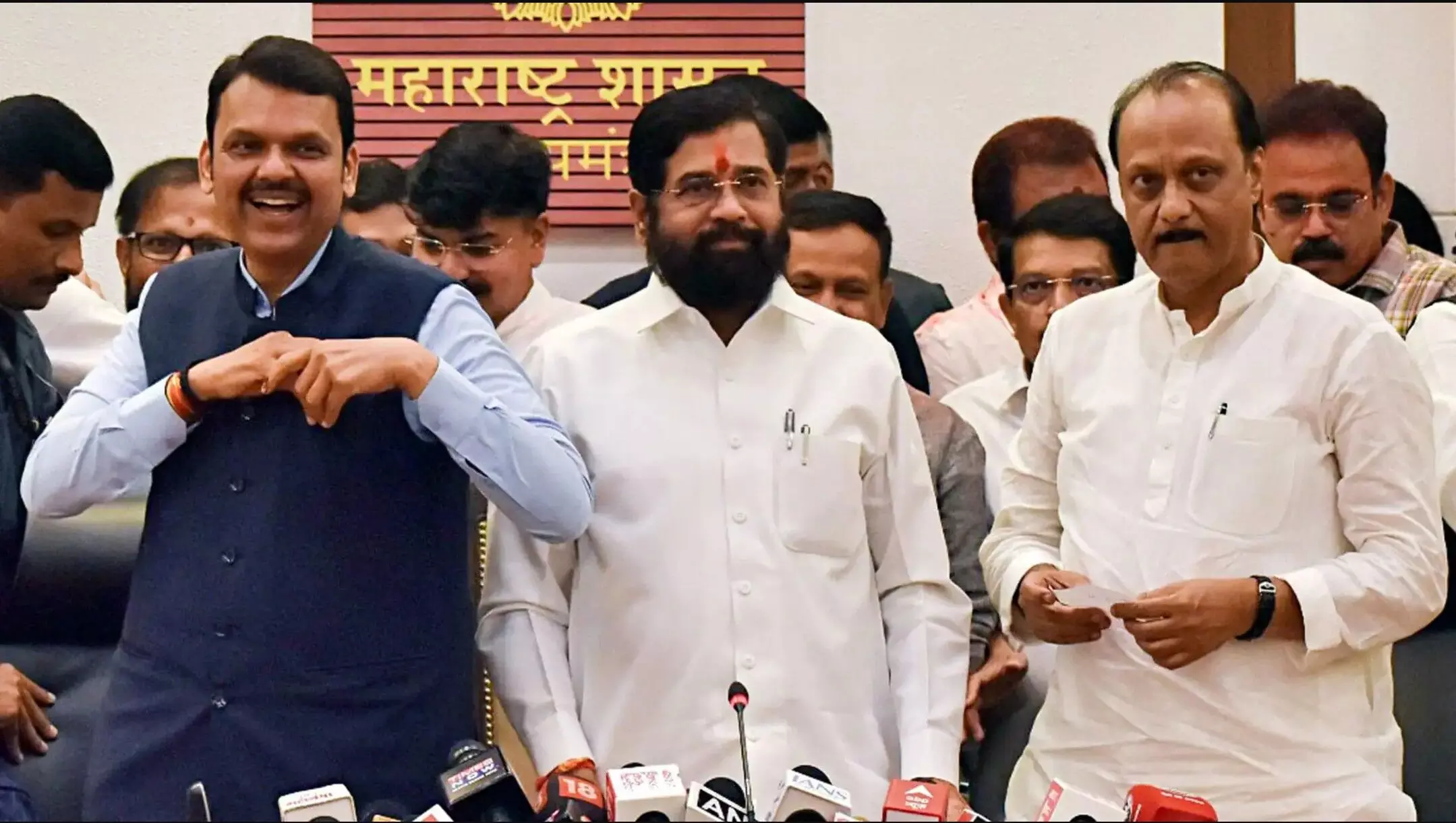 Maharashtra Politics: महाराष्ट्र में मंत्रिमंडल का आधा हिस्सा अपने पास रखेगी बीजेपी! जानिए शिवसेना और NCP को क्या मिलेगा?