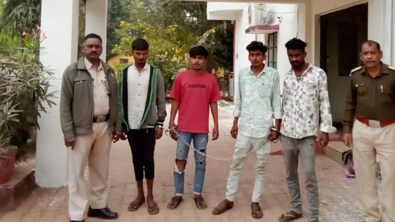 Raipur News: हाइवा को रूकवाकर ड्रायवर-कंडक्टर से मारपीट, 13 हजार और मोबाइल लूटे, पुलिस ने चार को पकड़ा…