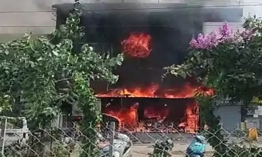 Chhattisgarh News: माता-पिता और बेटी की जलकर मौत, घर में रखा सिलेंडर ब्लास्ट, पूरा परिवार जिंदा जला…