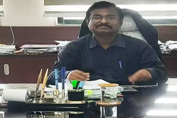 Raipur News: लंबित पेंशन प्रकरणों पर कमिश्नर नाराज, छह महीने पहले प्रकरण तैयार कर जांच के लिए भेजने के दिए निर्देश