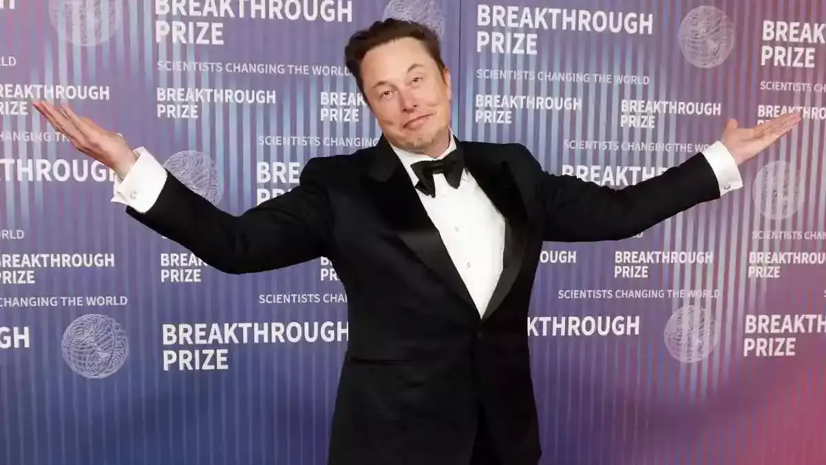 Elon Musk: दिवालिया होने के खतरे से दुनिया के सबसे अमीर इंसान बनने तक की प्रेरक कहानी