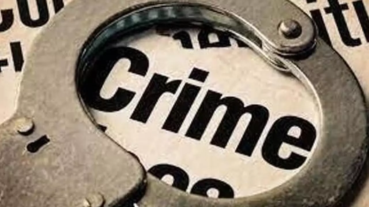 Ratlam Viral Video: नाबालिग बच्चों की बेरहमी से पिटाई, युवक ने पीट-पीट कर "जय श्री राम" के लगवाए नारे, VIDEO हुआ वायरल…