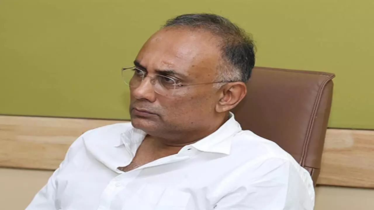 Dinesh Gundu Rao News: कर्नाटक में 327 गर्भवती महिलाओं की मौत पर सियासी बवाल, स्वास्थ्य मंत्री दिनेश गुंडु राव दे सकते हैं इस्तीफा…