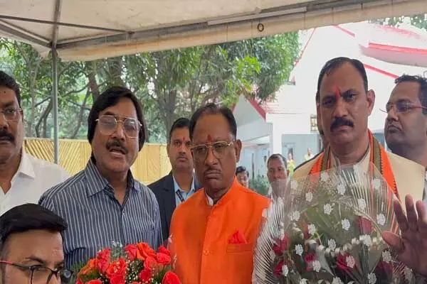 Chhattisgarh News: सोमवार से धान का उठाव करेंगे राइस मिलर्स: सीएम विष्णुदेव से मुलाकात के बाद एसोसिएशन ने की घोषणा