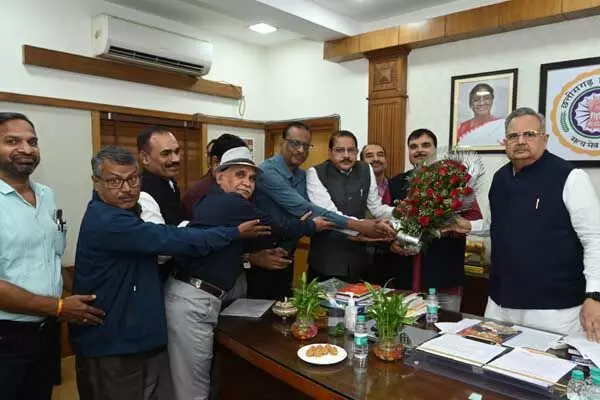 Teacher News: प्राचार्य पदोन्नति की मांग को लेकर विधान सभा अध्यक्ष से मिला फोरम