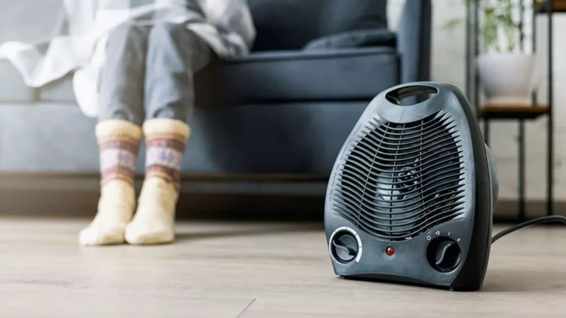 Room Heater Safety Tips: सर्दियों में रूम हीटर का इस्तेमाल: 86 वर्षीय महिला की मौत ने बढ़ाई चिंता, जानिए 7 महत्वपूर्ण सावधानियाँ…
