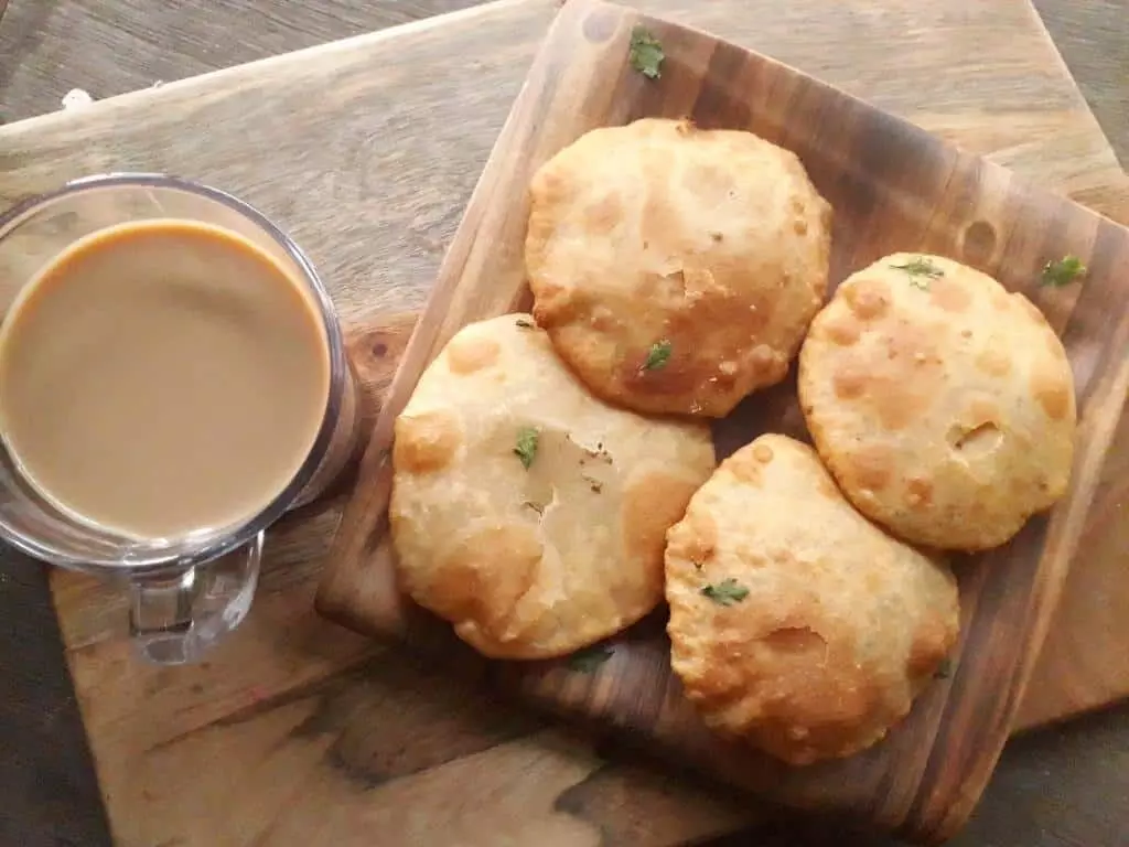 Khasta Aloo Kachori Recipe : सर्दी की शाम को एकदम नई ट्रिक से बनाएं आलू की कचौड़ी,बनेगी शानदार और फूली-फूली