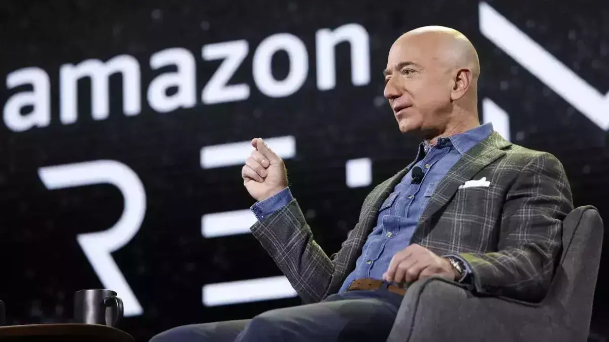 Amazon Founder Jeff Bezos: जेफ बेजोस की हर घंटे की कमाई सुनकर हो जाएंगे हैरान! जानें कैसे 80 हजार डॉलर की सैलरी से बनते हैं अरबपति…