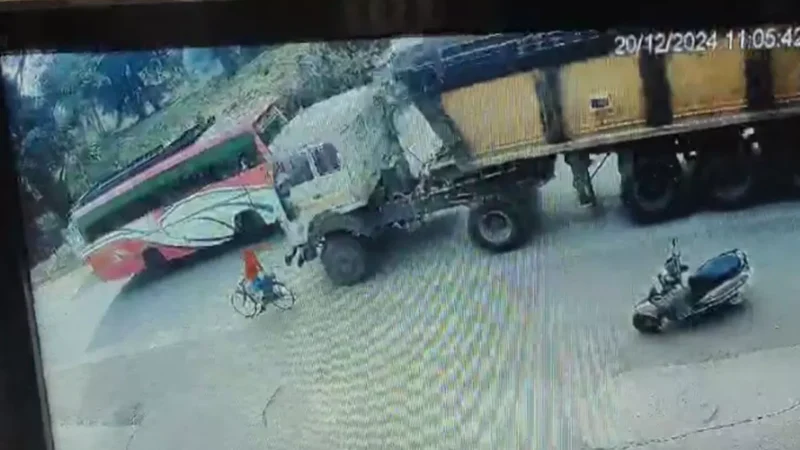 Mungeli News: साइकिल सवार छात्रा को ट्रक ने कुचला, मौके पर ही मौत…