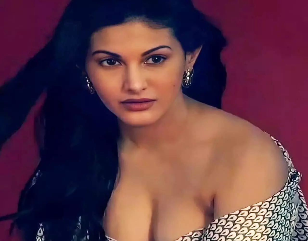 Amyra Dastur Video: एक्ट्रेस अमायरा दस्तूर ने एथनिक लुक में दिखाया ऐसा जलवा, वीडियो देख लोगों के उड़े होश, देखिए…