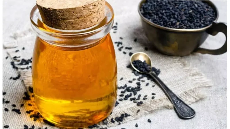 Kalaunji Aur Shahad Sath Me Khane Ke Fayde: शरीर को घोड़े जैसी ताकत देगा कलौंजी और शहद का मेल, बिना थके सरपट दौड़ेगा शरीर…