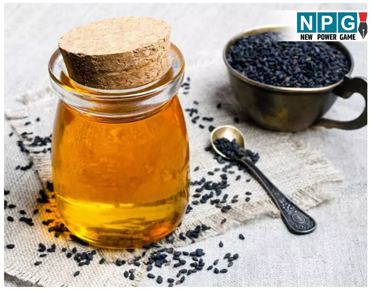 Kalaunji Aur Shahad Sath Me Khane Ke Fayde: शरीर को घोड़े जैसी ताकत देगा कलौंजी और शहद का मेल, बिना थके सरपट दौड़ेगा शरीर…