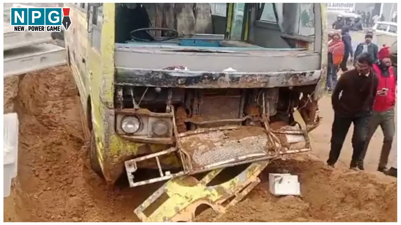 Jaipur Road Accident: निर्माणाधीन पुलिया में घुसी 30 बच्चों से भरी स्कूल बस, टीचर की हुई मौत, कई घायल