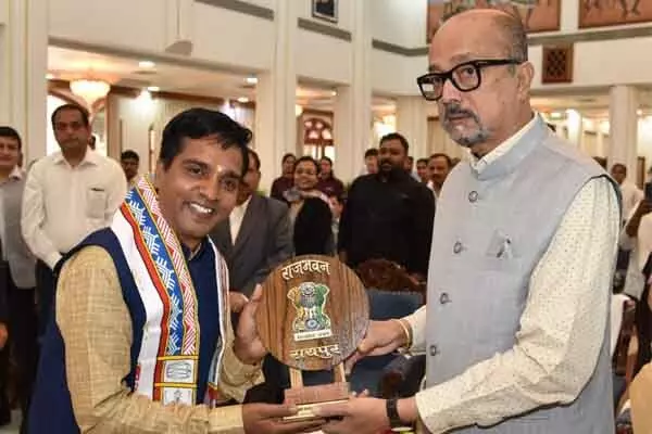 laghu atal: राज्यपाल से सम्मानित हुए 'लघु अटल' विकास शर्मा, अटल जन्म शताब्दी पर राजभवन में काव्यपाठ