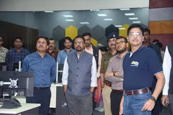 Bilaspur News: एसीएस पिंगुआ पहुंचे बिलासपुर, कमांड एंड कंट्रोल सेंटर में इन चीजों का लिया जायजा