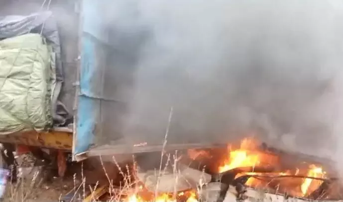 छत्तीसगढ़ में दर्दनाक एक्सीडेंट: धधकती कार में ज़िंदा जल गए दो युवक…