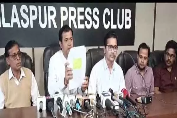 Bilaspur News: सिस्टम की मार झेल रहा नायब तहसीलदार और परिवार….पुलिस की दादागीरी के खिलाफ लगाई गुहार
