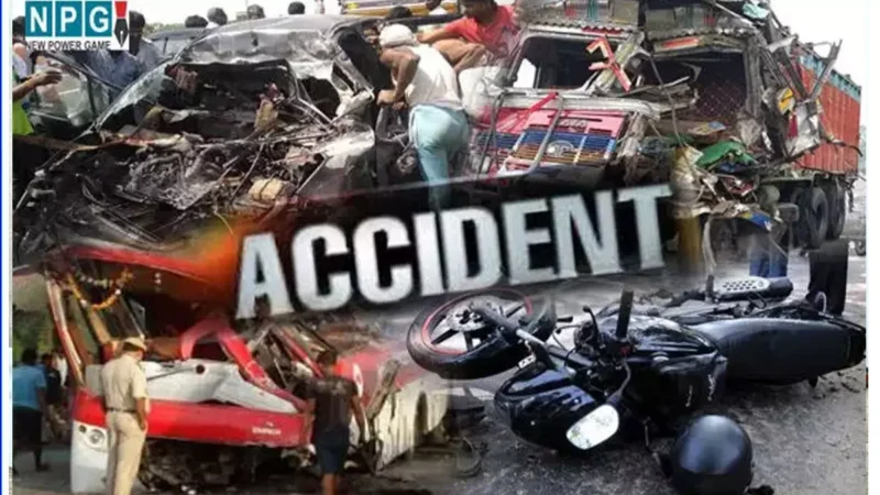 Kawardha Accident: सवारियों से भरी बस पेड़ से टकराई, 20 यात्री घायल…