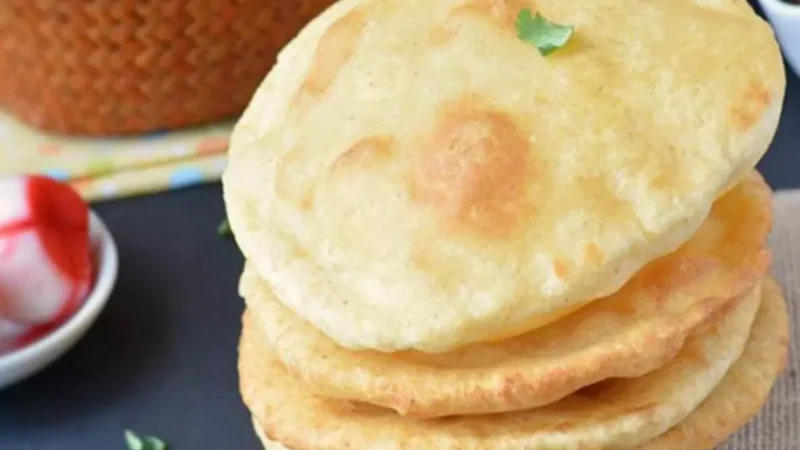 Aloo Bhatoore Recipe: घर में भटूरे बनाने पर हो जाते हैं कड़े? तो छोले के साथ बनाइए आलू के भटूरे, रहेंगे सुपर साॅफ्ट, तेल भी नहीं सोखेंगे