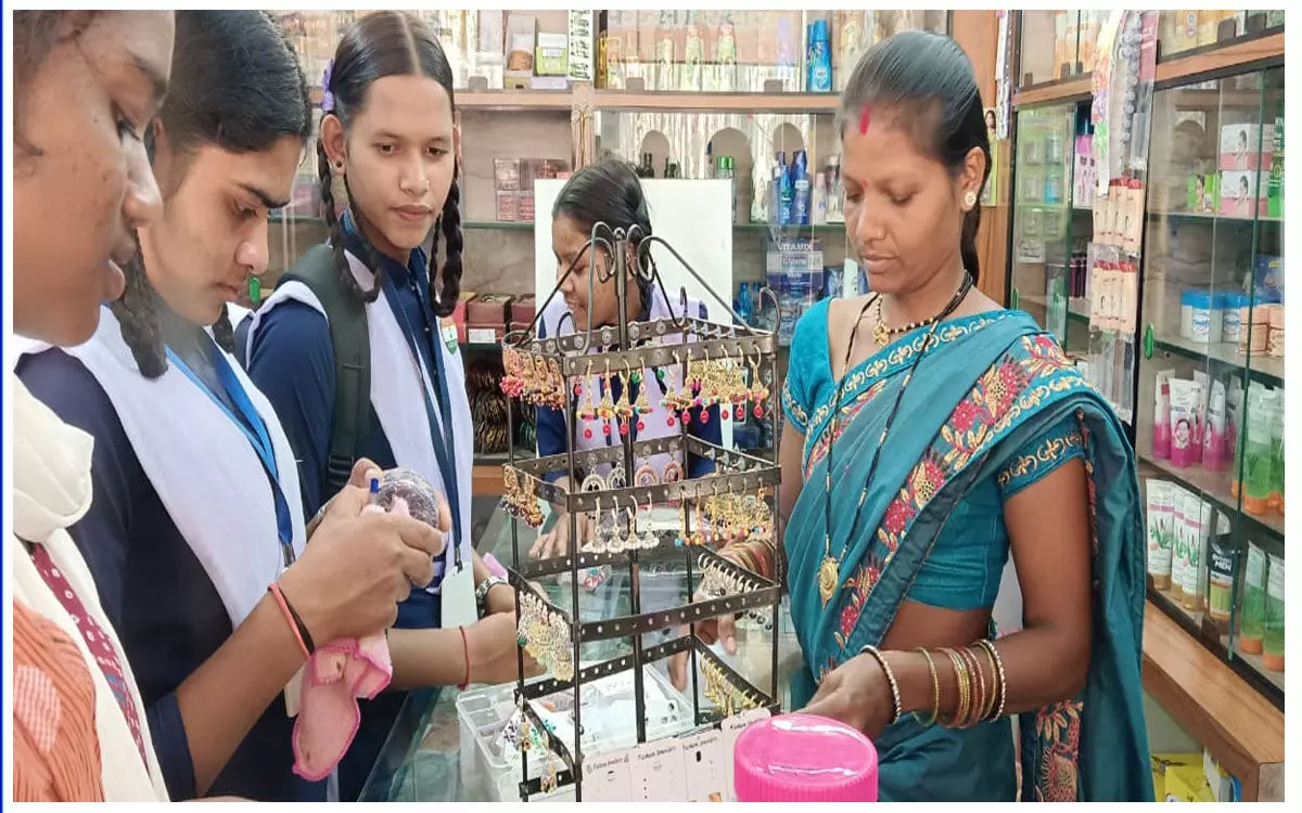 लखपति दीदी पहल: बिहान से कोंडागांव के विश्रामपुरी की ईश्वरी बनी लखपति दीदी…