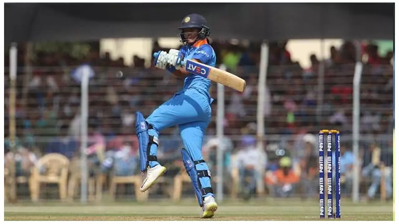 India vs Ireland in ODI 2025: पहले ही वनडे मैच में टीम इंडिया की धमाकेदार जीत, इन खिलाड़ियों के सामने फीसदी हुए आयरलैंड की टीम, इतने विकेट से हराया…