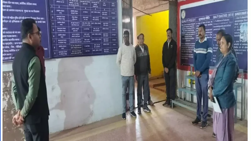 CG News: संचालक ऋतुराज रघुवंशी ने भिलाई आईटीआई का किया औचक निरीक्षण, अनुपस्थित प्राचार्य को कारण बताओ नोटिस जारी