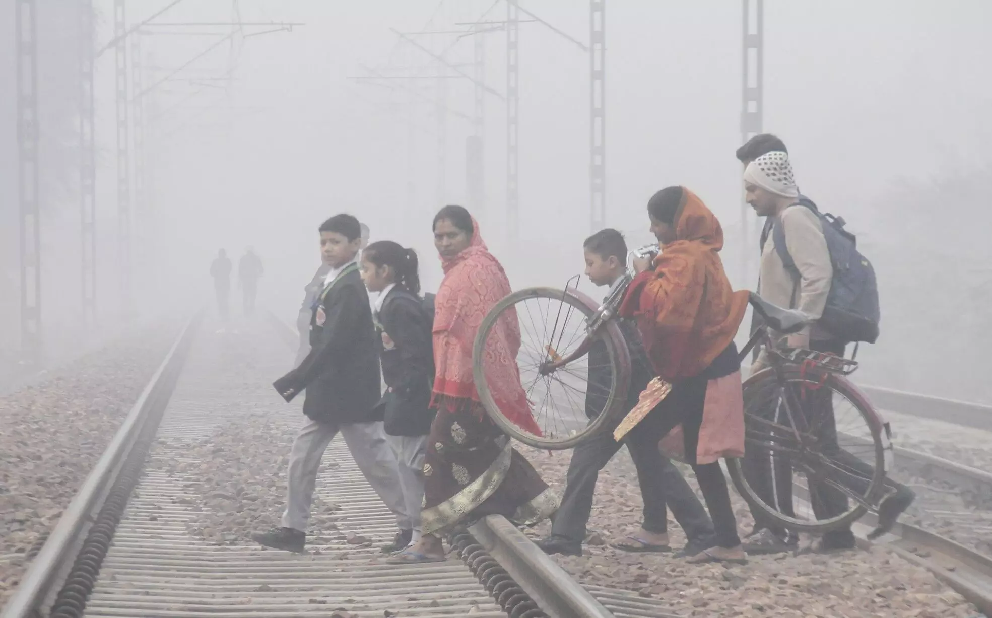 Aaj ka Mausam Kaisa Rahega 11 January: उत्तर भारत शीतलहर की चपेट में, बिहार का हाल बेहाल, यातायात प्रभावित, जानिए आज के मौसम का हाल