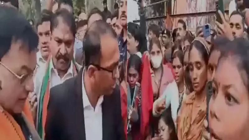 Korba News: मंत्री की फीसली जुबान, महिलाओं को बोले- हेकड़ी में रहोगे तो उठाकर बाहर फेंकवा देंगे, वायरल हुआ वीडियो