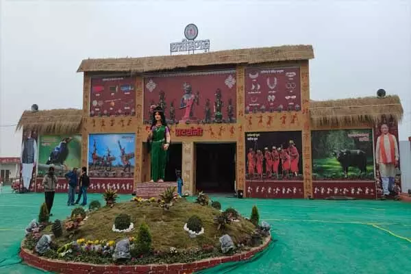 Chhattisgarh News: प्रयागराज में छत्तीगसढ़ के तीर्थ यात्रियों के लिए खास इंतजाम: छत्तीसगढ़ पवेलियन रुकने और भोजन की निःशुल्क व्यवस्था