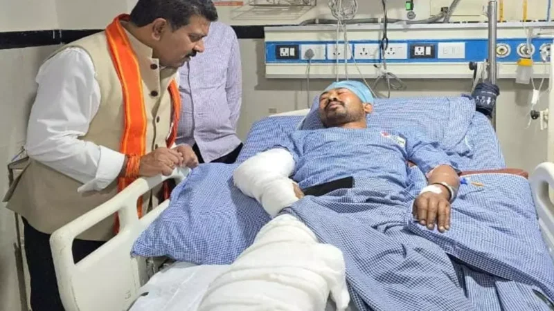 डिप्टी सीएम विजय शर्मा ने घायल जवानों से की मुलाकात, शीघ्र स्वस्थ होने की कामना की