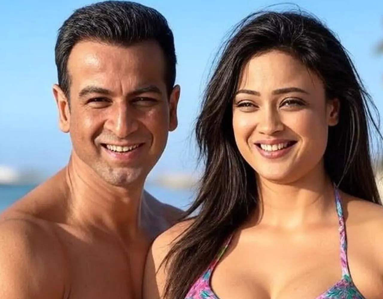 Shweta Tiwari-Ronit Roy: श्वेता और रोनित का डीपफेक फोटो हुआ वायरल, बिकिनी में तस्वीर ऐसी की हाल देख चौंक जाएंगे आप, देखिए…