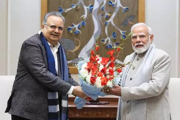 Chhattisgarh News: प्रधानमंत्री मोदी से मिले विधानसभा अध्यक्ष डॉ रमन सिंह, छत्तीसगढ़ आगमन का दिया न्योता