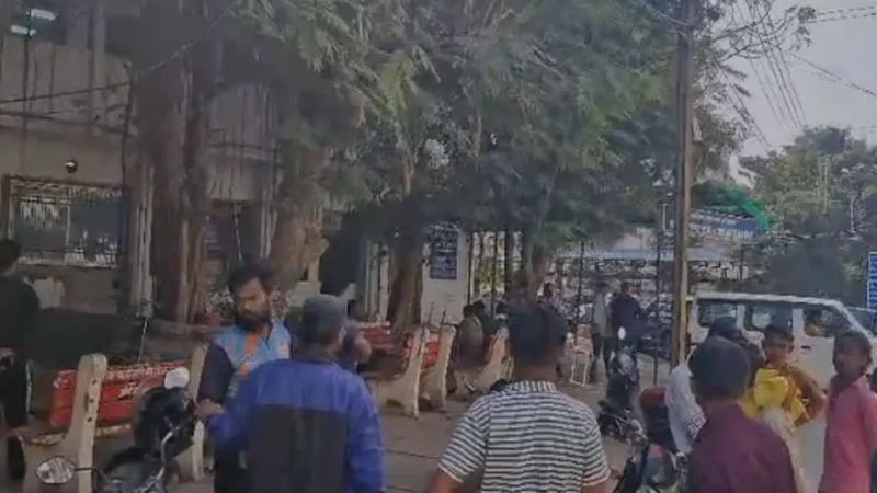 Raipur News: 9वीं के छात्र की हत्या, हेयर स्टाइल को लेकर दो छात्रों में विवाद, धारदार हथियार से हमला कर ले ली जान