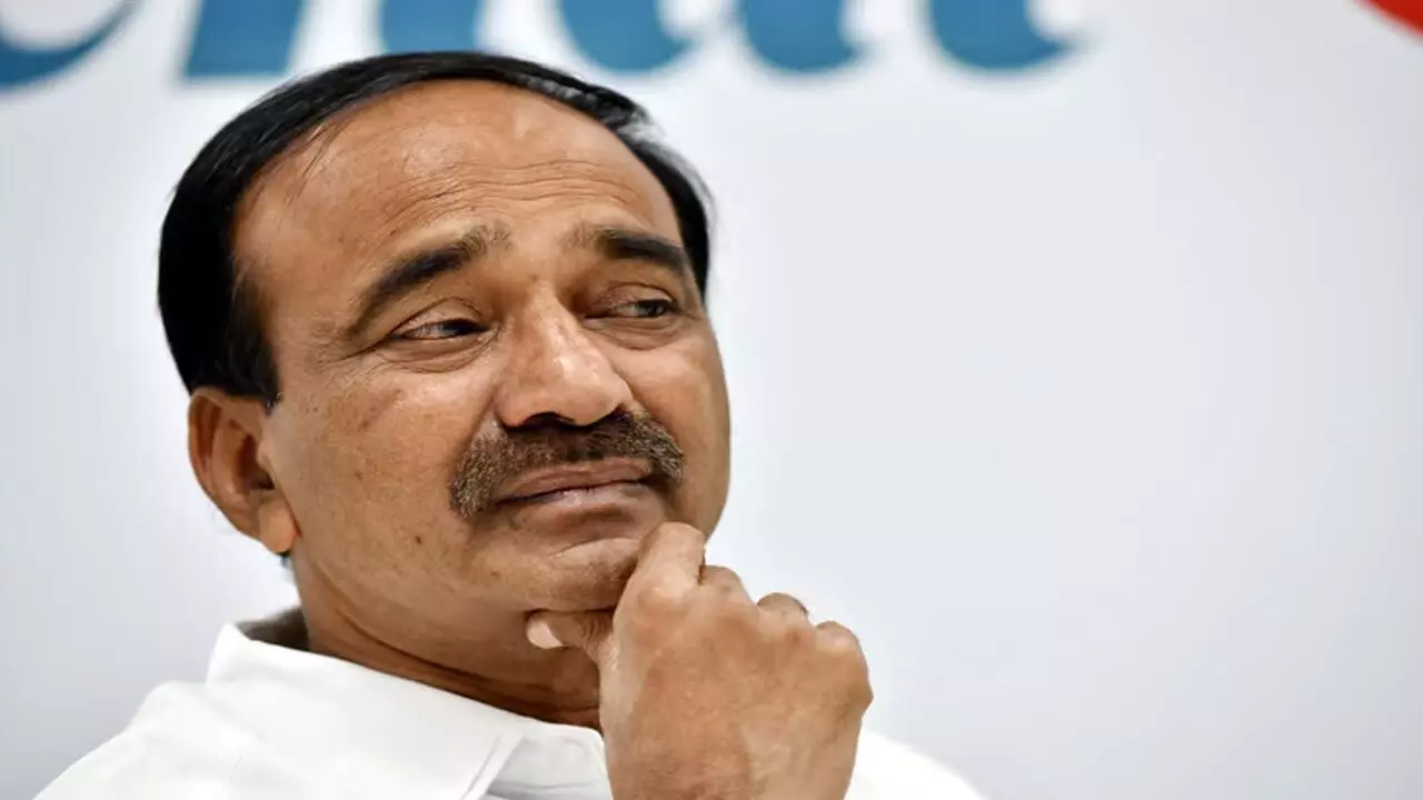 BJP MP Eatala Rajender Viral Video: BJP सांसद ने रियल एस्टेट ब्रोकर को मारा थप्पड़, वीडियो सोशल मीडिया में वायरल, जानें क्या है पूरा मामला…