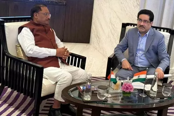 Investor Connect: मुख्यमंत्री की कुमारमंगलम बिड़ला से मुलाकात: छत्तीसगढ़ में निवेश की संभावनाओं पर हुई विस्तार से चर्चा