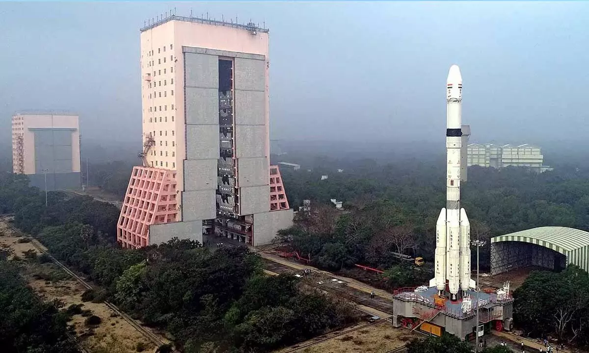 ISRO New Mission: ISRO की बड़ी सफलता… सेंचुरी पूरी कर श्रीहरिकोटा से 100वीं लॉन्चिंग की तैयारी, NVS-02 मिशन की तस्वीरें आई सामने…