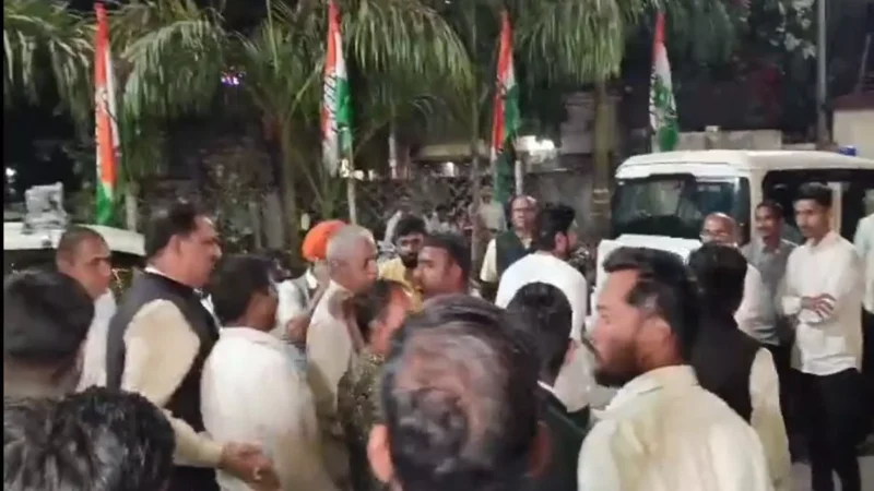 CG Election 2025: CG टिकट वितरण को लेकर कांग्रेस में फूटा असंतोष: खुलेआम गाली- गलौच, देखिये वीडियो