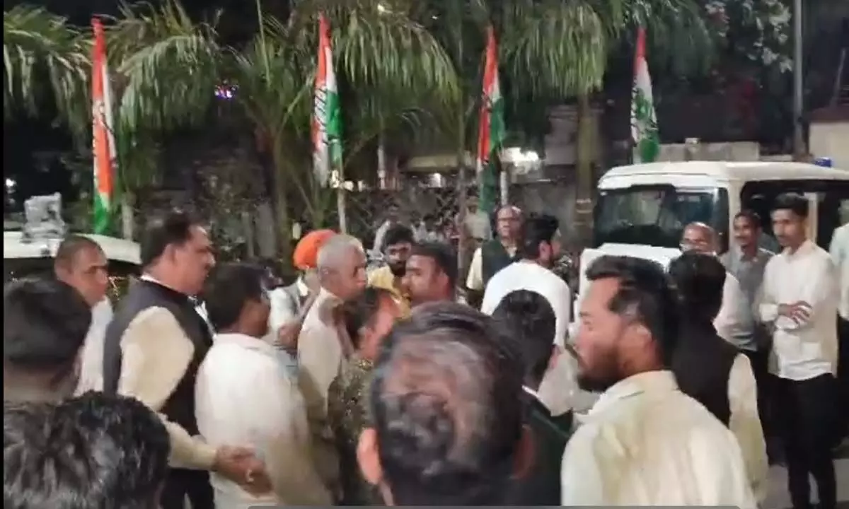 CG Election 2025: CG टिकट वितरण को लेकर कांग्रेस में फूटा असंतोष: खुलेआम गाली- गलौच, देखिये वीडियो