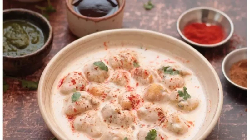 Dahi Phulki Recipe: उत्तर प्रदेश की खास रेसिपी दही फुल्की का मज़ा लीजिए घर बैठे, ट्राई कीजिये ये रेसिपी…