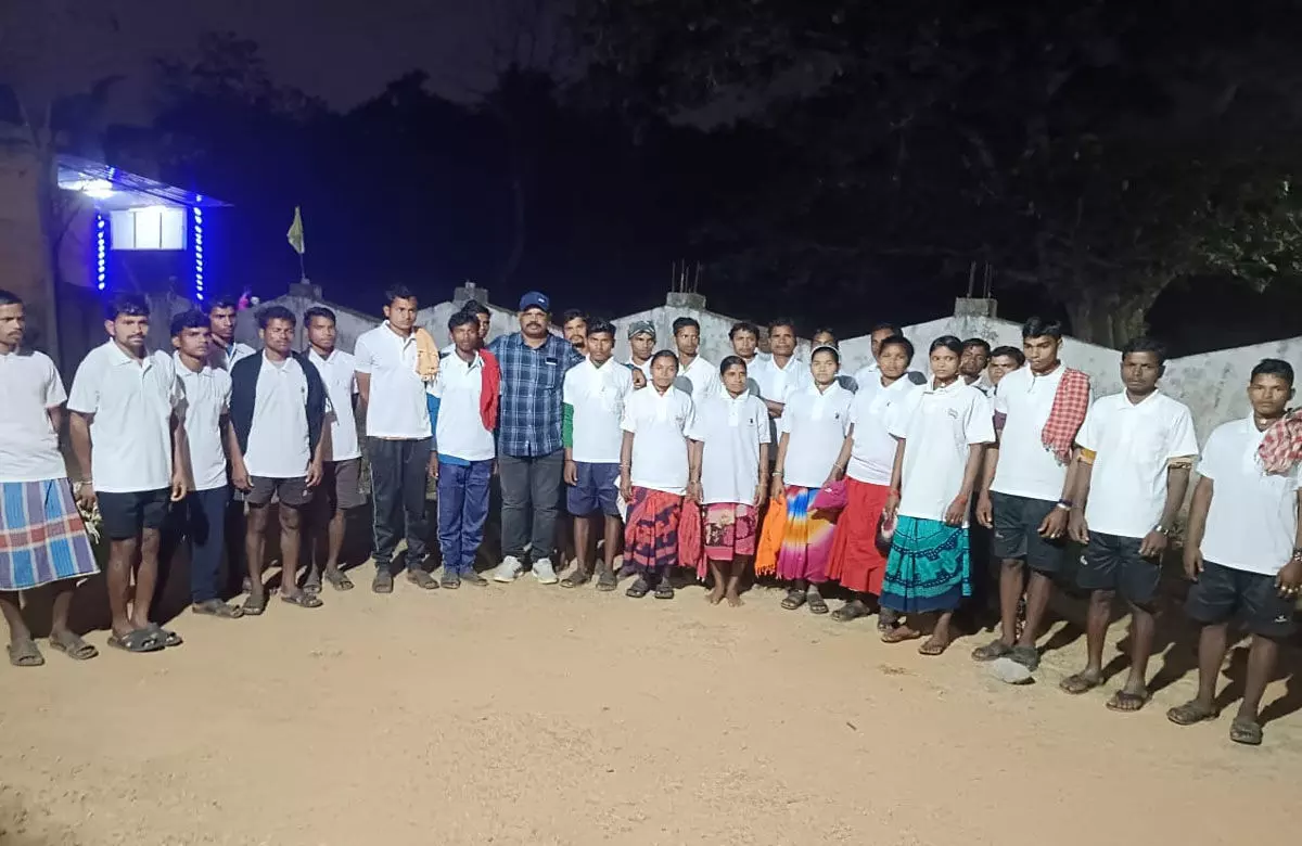 Narayanpur Naxal News: नक्सलियों को बड़ा झटका, 27 माओवादियों ने किया सरेंडर….
