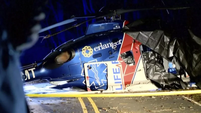 US Plane Crash: अमेरिका में हेलीकॉप्‍टर से टकराया यात्रियों से भरा विमान, हुआ क्रैश, 60 लोगों के मरने की आशंका
