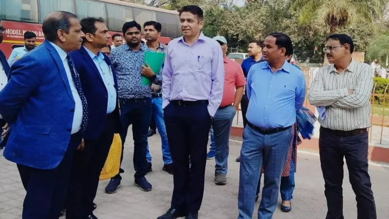 IAS Amit Kataria: स्वास्थ्य सचिव अमित कटारिया निकले अस्पतालों के निरीक्षण में, की समीक्षा बैठक, योजनाओं के लिए मास्टर प्लान बनाने के दिए निर्देश