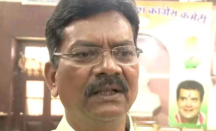 महंत के बेमौसम बयान ने कांग्रेस की गुटीय विवाद को और खाद-पानी दे दिया, पहले दो गुट थे, अब तीसरा गुट भी बन जाएगा!