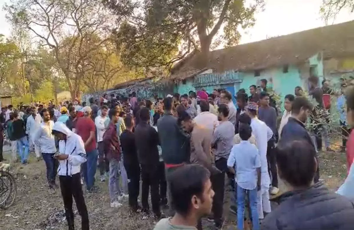 Chhattisgarh News: आठवीं की छात्रा को मार डाला, स्कूल से छुट्टी होने के बाद घर लौटते वक्त हुई थी लापता, खंडहर में मिली लाश…